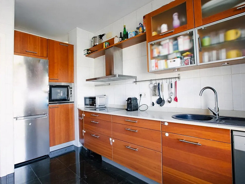 Bright Apartment with Private Garden and Parking Just 7 Minutes from the Beach. Photo:  19