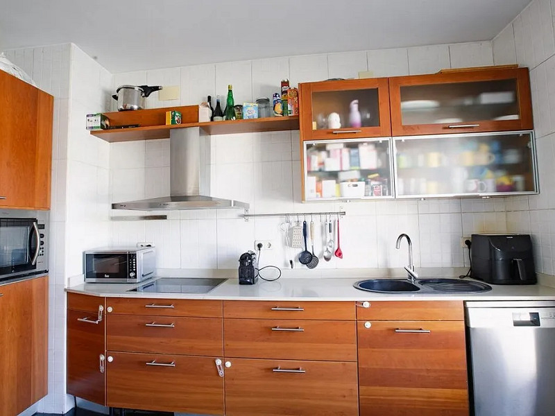 Bright Apartment with Private Garden and Parking Just 7 Minutes from the Beach. Photo:  20