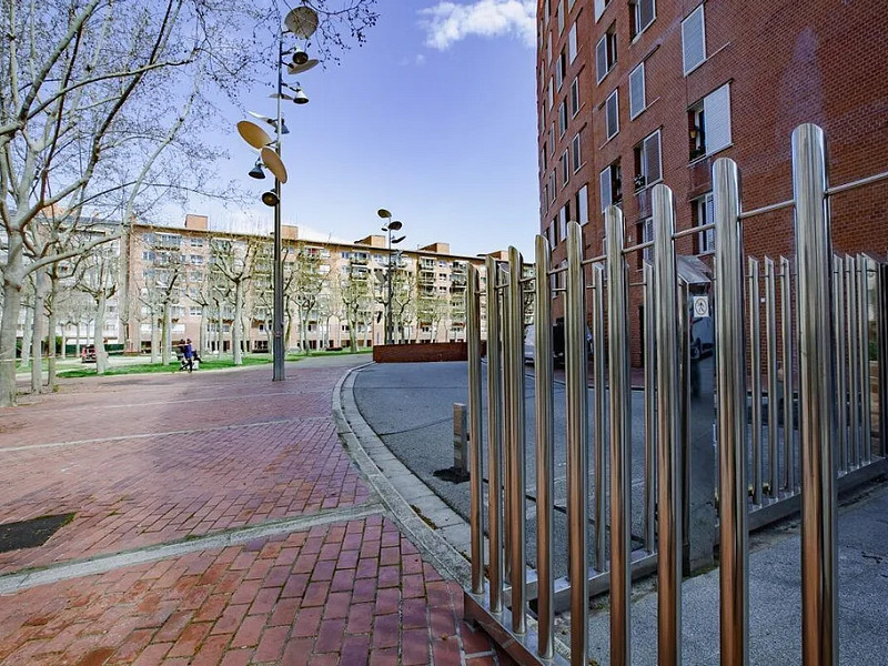 Bright Apartment with Private Garden and Parking Just 7 Minutes from the Beach. Photo:  28
