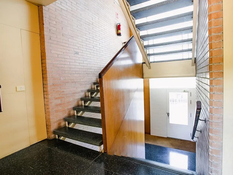 Bright Apartment with Private Garden and Parking Just 7 Minutes from the Beach. Photo:  30