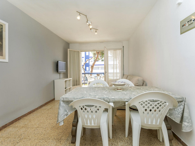 Apartment with Two Sunny Terraces Just 50 Meters from the Beach in Platja d’Aro. Photo:  18