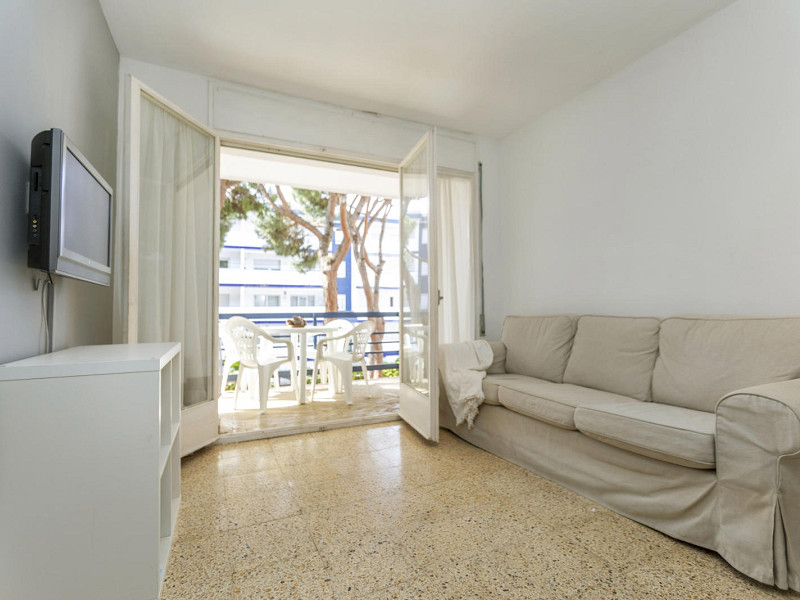 Apartment with Two Sunny Terraces Just 50 Meters from the Beach in Platja d’Aro. Photo:  23