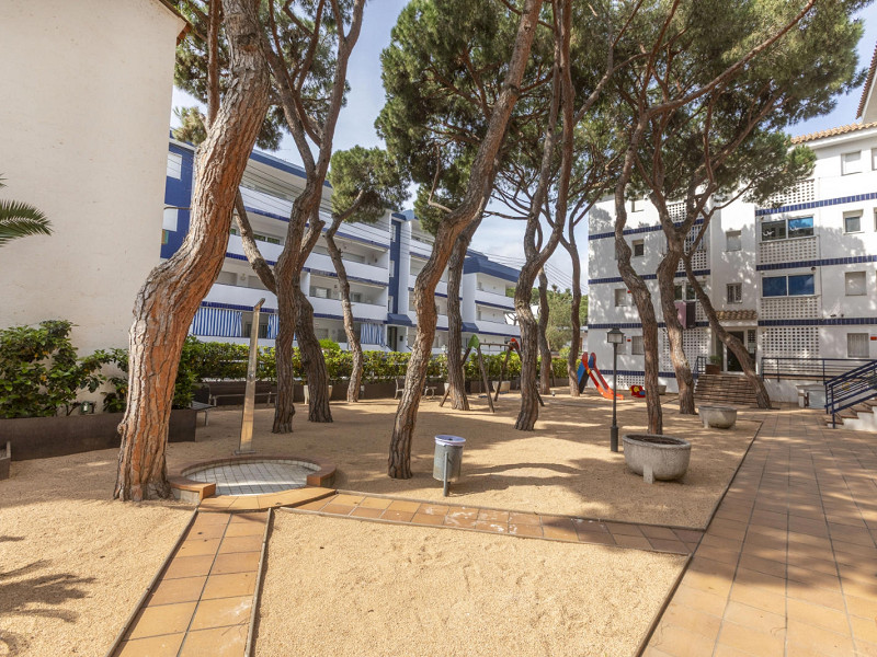 Apartment with Two Sunny Terraces Just 50 Meters from the Beach in Platja d’Aro. Photo:  27