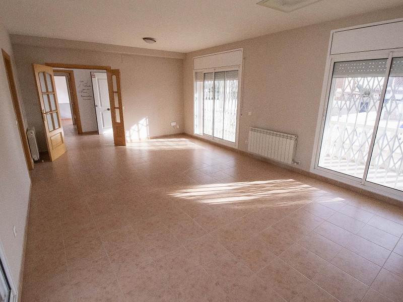 Уютный дом с частным бассейном в районе Els Garrofers, Кома-Руга, Коста Дорада. Фото:  2