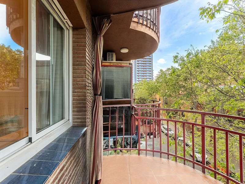 Bright Apartment on Lepant Street – Perfect for Living or Investment in Barcelona. Photo:  5