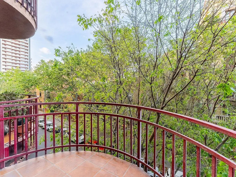 Bright Apartment on Lepant Street – Perfect for Living or Investment in Barcelona. Photo:  13