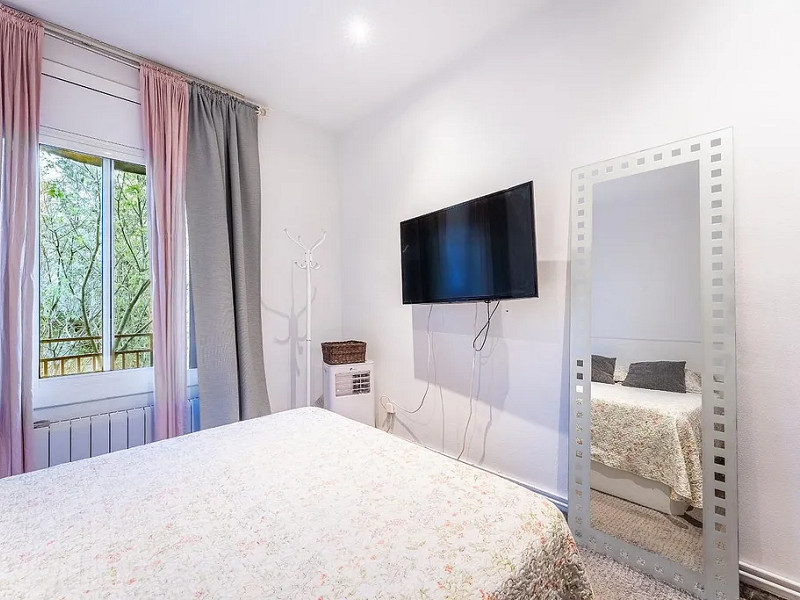 Bright Apartment on Lepant Street – Perfect for Living or Investment in Barcelona. Photo:  15