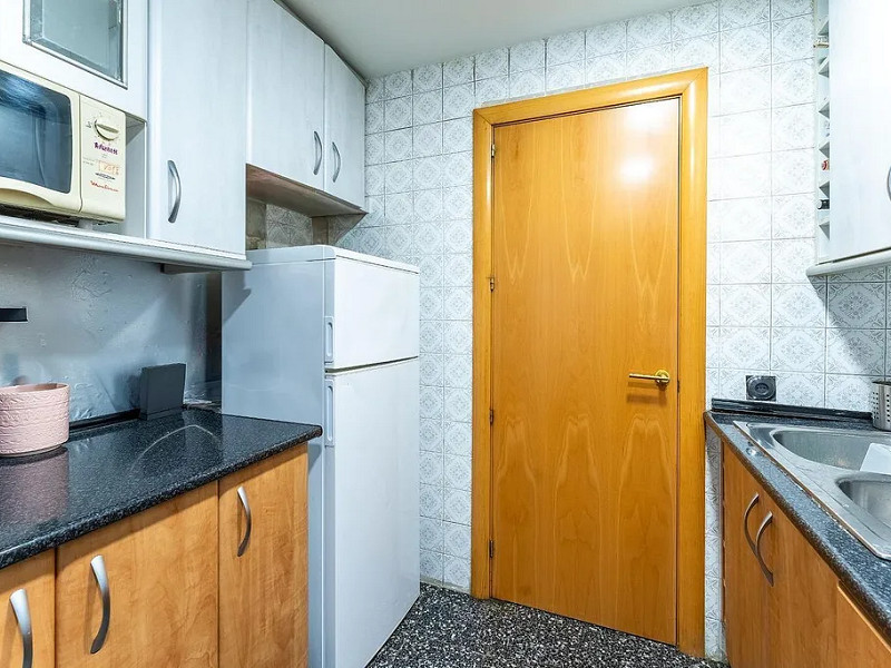 Bright Apartment on Lepant Street – Perfect for Living or Investment in Barcelona. Photo:  18