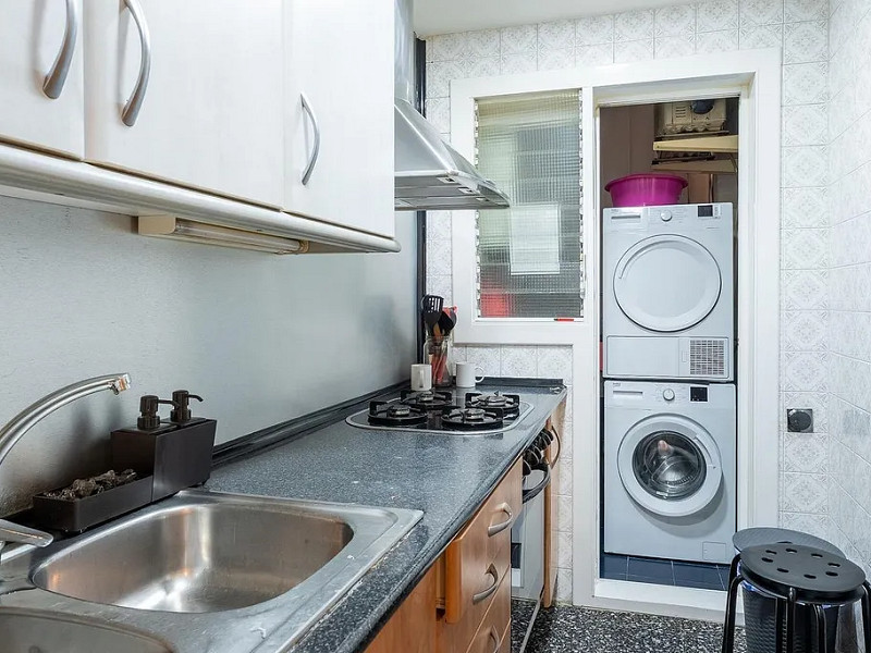 Bright Apartment on Lepant Street – Perfect for Living or Investment in Barcelona. Photo:  20
