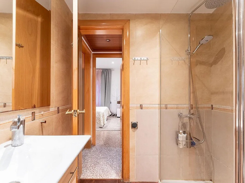 Bright Apartment on Lepant Street – Perfect for Living or Investment in Barcelona. Photo:  23