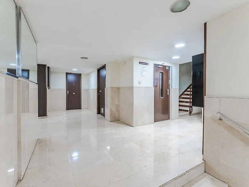Bright Apartment on Lepant Street – Perfect for Living or Investment in Barcelona. Photo:  28
