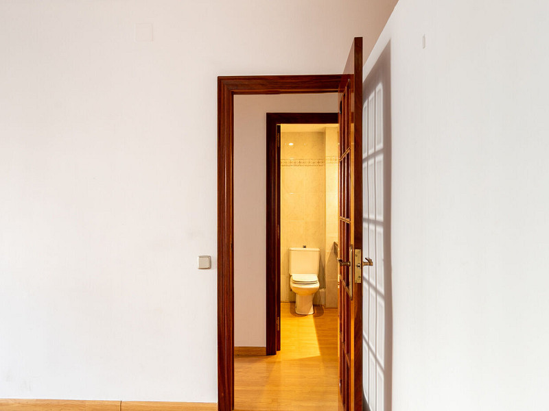Очаровательная квартира в сердце района Les Corts, Барселона. Фото:  16