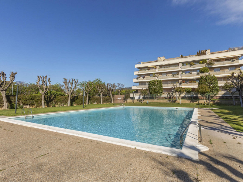 Эксклюзивный трёхуровневый пентхаус с видом на море в Sant Andreu de Llavaneres. Фото:  4