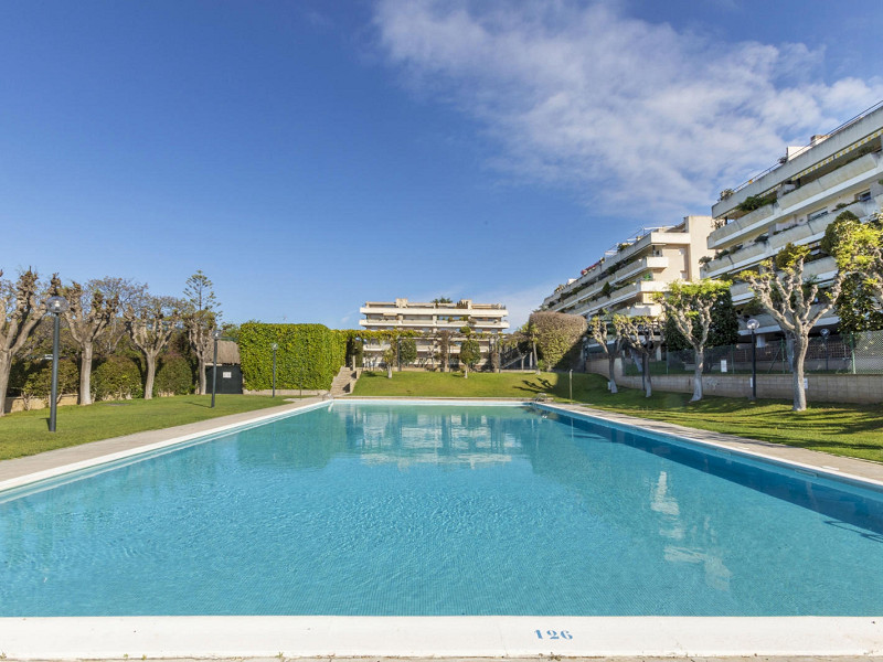 Эксклюзивный трёхуровневый пентхаус с видом на море в Sant Andreu de Llavaneres. Фото:  5