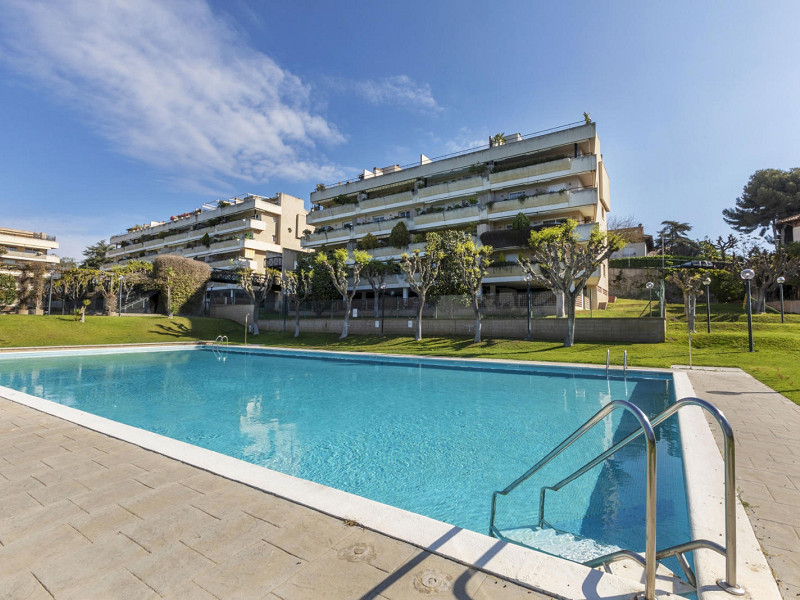 Эксклюзивный трёхуровневый пентхаус с видом на море в Sant Andreu de Llavaneres. Фото:  6