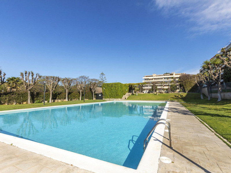 Эксклюзивный трёхуровневый пентхаус с видом на море в Sant Andreu de Llavaneres. Фото:  7