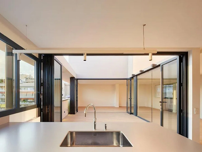 Renovated flats in the centre of Barcelona on Rambla Catalunya. Photo:  11