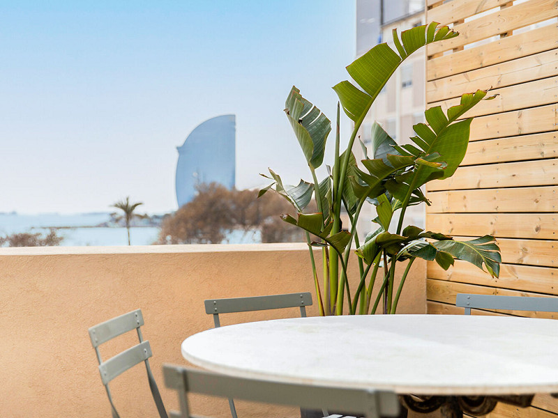 Renovated Beachside Apartment with Balcony in Barceloneta, Barcelona. Photo:  2