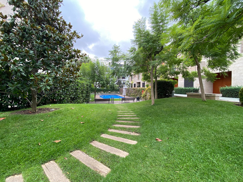 Уникальная квартира с собственным садом в Сан-Жуст-Десверн. Фото:  33