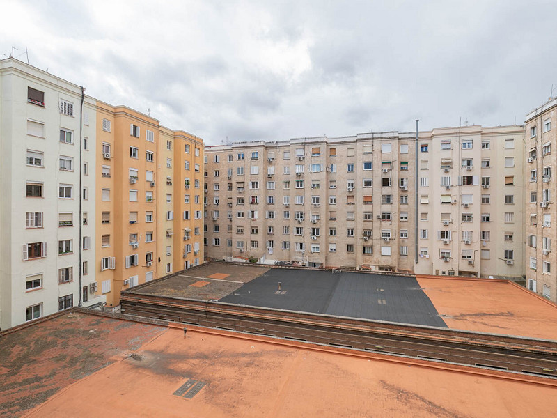 An apartment near the Sagrada Família — in the very heart of Barcelona. Photo:  22