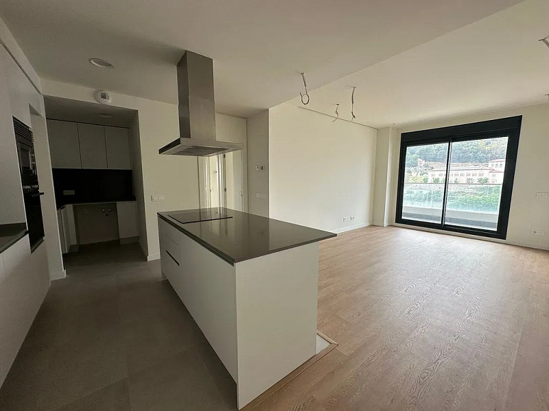 The second line of the sea. Apartments in a new residential complex in Montgat, Costa Maresme. Photo:  21