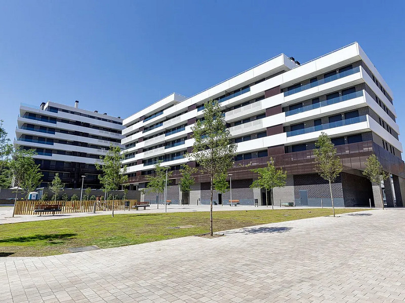 The second line of the sea. Apartments in a new residential complex in Montgat, Costa Maresme. Photo:  22