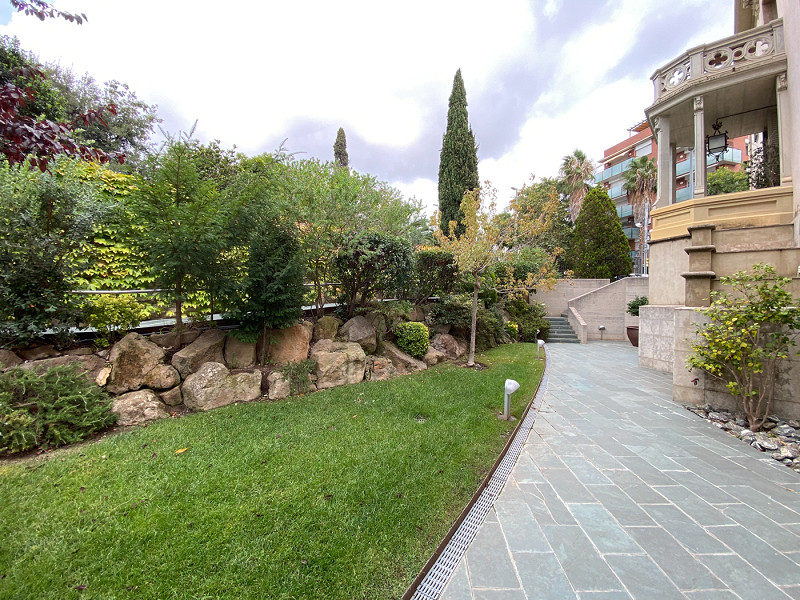 Уникальная квартира с собственным садом в Сан-Жуст-Десверн. Фото:  29