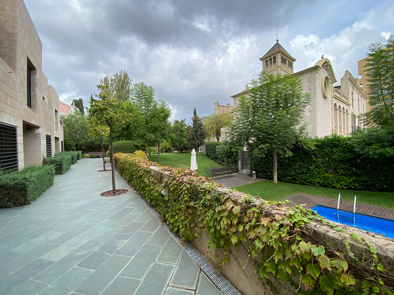 Уникальная квартира с собственным садом в Сан-Жуст-Десверн. Фото:  28