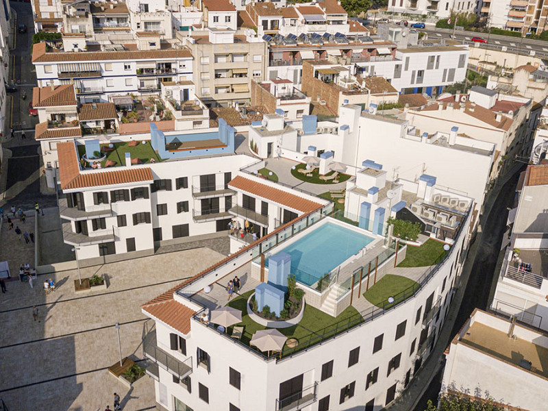 Квартиры в новом жилом комплексе рядом с пляжем в Сан-Поль-де-Мар. Фото:  23