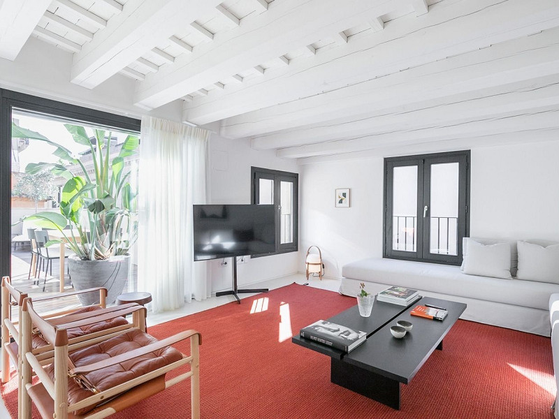 FFurnished Duplex Penthouse for Rent in El Gòtic. Photo:  3