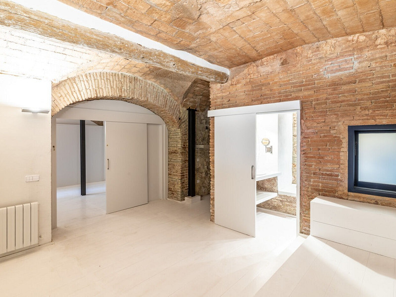 Charming House with Garden and Pool for Mid-Term Rent in Sarrià Center. Photo:  11