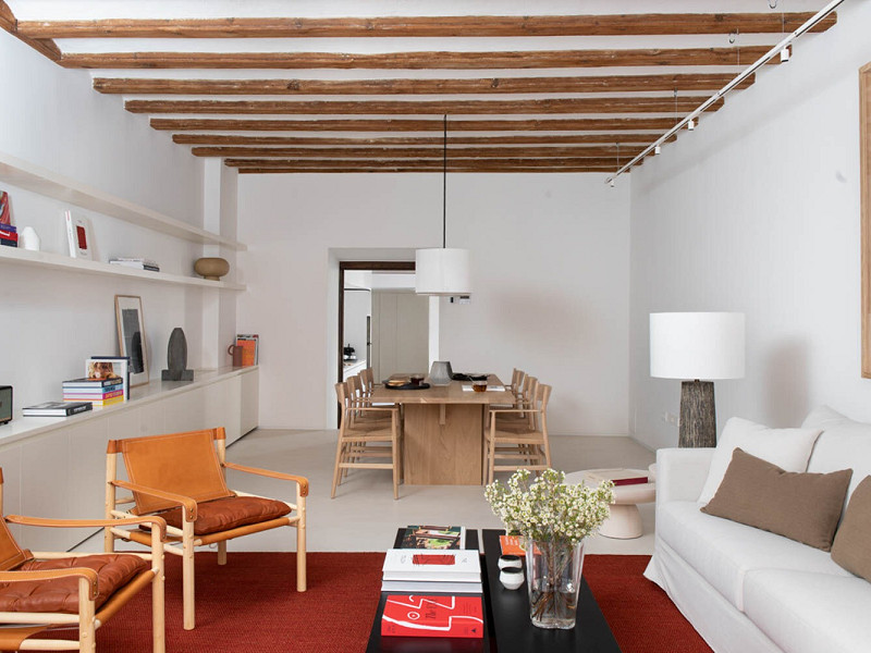 Luxury Apartment in a Restored 16th-Century Building with Spa, Pool and Included Services. Photo:  2