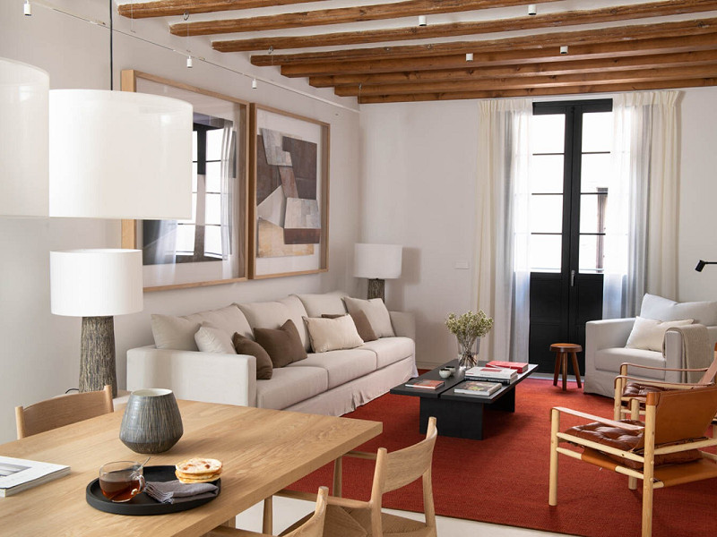 Luxury Apartment in a Restored 16th-Century Building with Spa, Pool and Included Services. Photo:  3