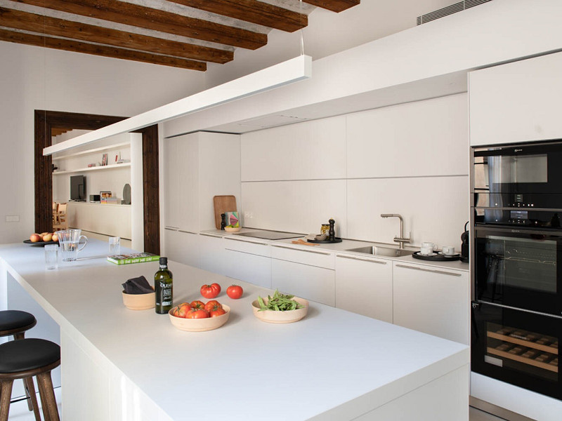 Luxury Apartment in a Restored 16th-Century Building with Spa, Pool and Included Services. Photo:  4