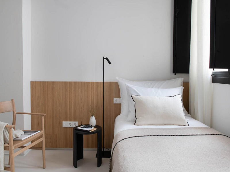Luxury Apartment in a Restored 16th-Century Building with Spa, Pool and Included Services. Photo:  8