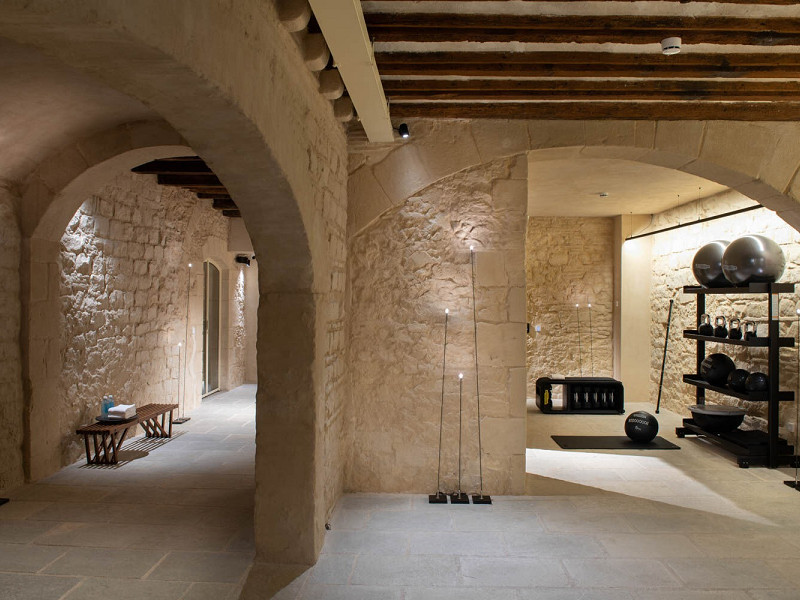 Luxury Apartment in a Restored 16th-Century Building with Spa, Pool and Included Services. Photo:  9