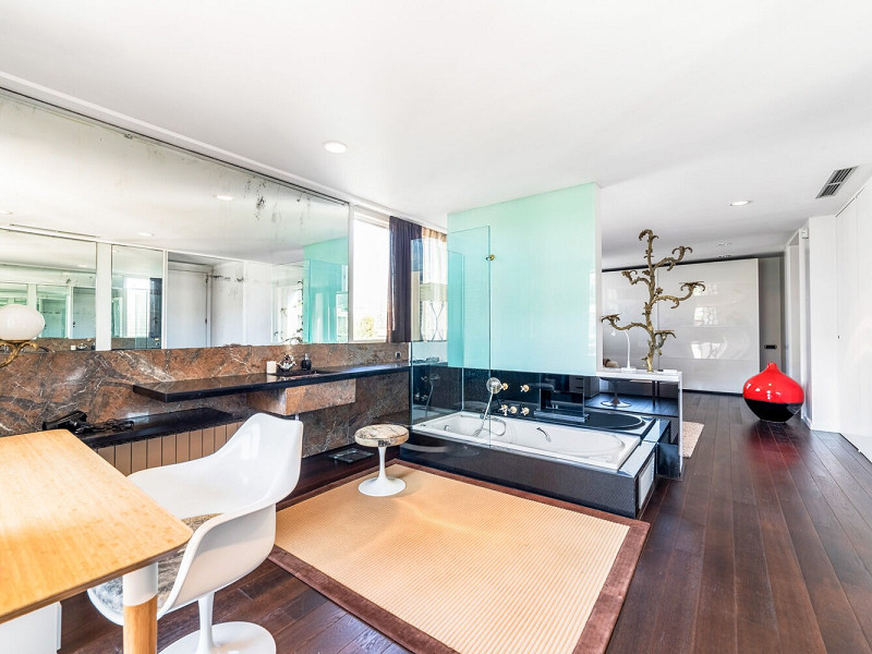 Luxury Penthouse Duplex with Expansive Terraces in Pedralbes. Photo:  12