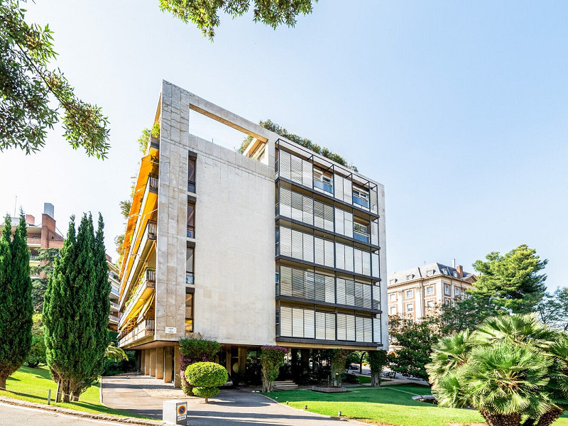 Luxury Penthouse Duplex with Expansive Terraces in Pedralbes. Photo:  15