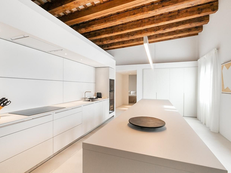 Luxury Apartment with High-End Furnishings and SPA in the Gothic Quarter. Photo:  5