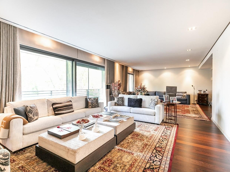 Роскошная квартира 500 м² с террасой и бассейном на проспекте Бонанова. Фото:  2