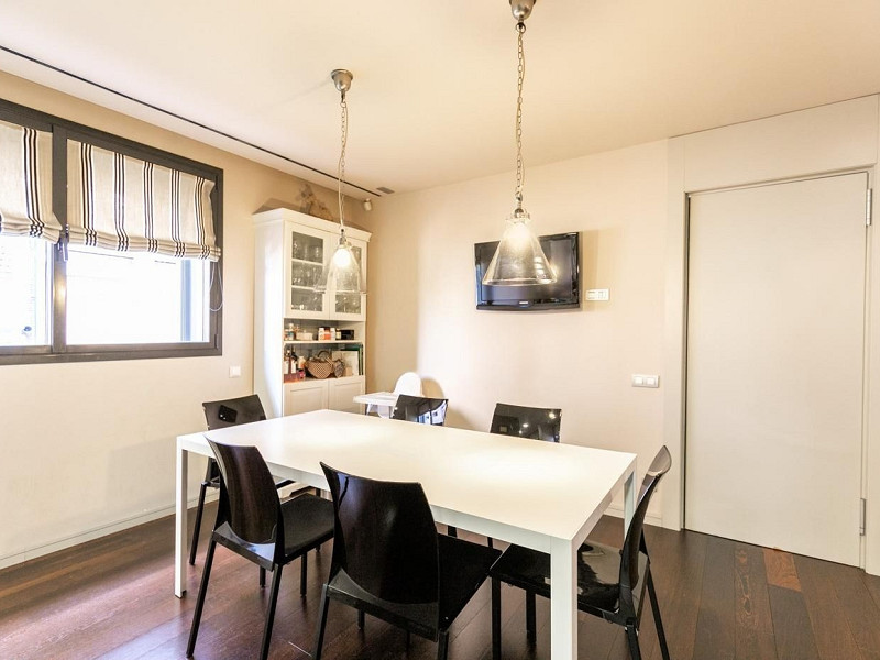 Роскошная квартира 500 м² с террасой и бассейном на проспекте Бонанова. Фото:  27