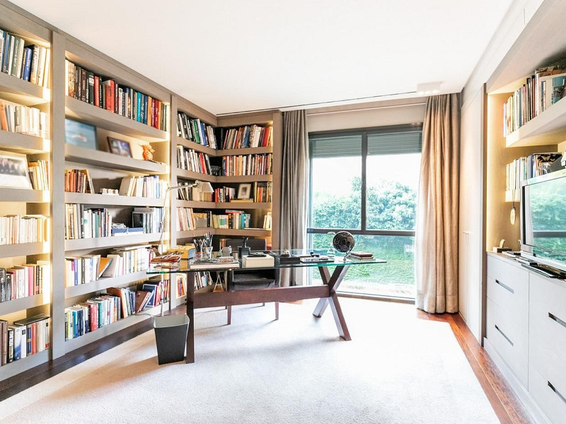 Роскошная квартира 500 м² с террасой и бассейном на проспекте Бонанова. Фото:  29