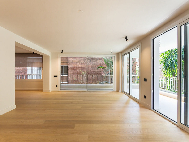 Elegant New Home in Turó Park with Terrace and Parking