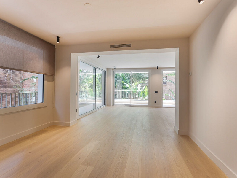 Elegant New Home in Turó Park with Terrace and Parking. Photo:  5