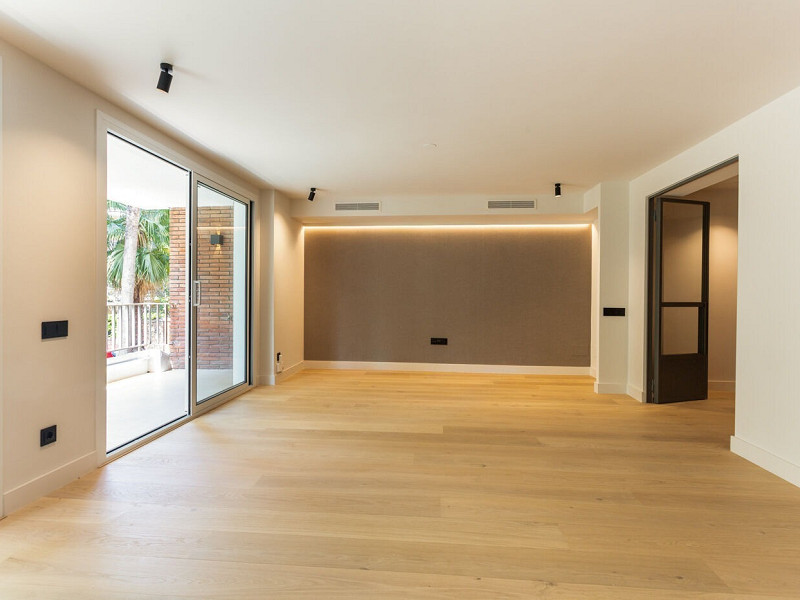 Elegant New Home in Turó Park with Terrace and Parking. Photo:  6