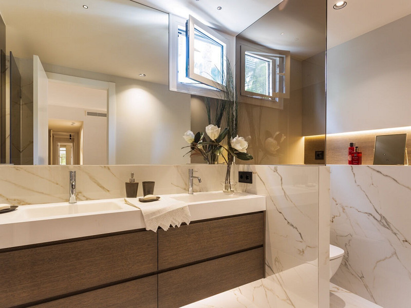 Elegant New Home in Turó Park with Terrace and Parking. Photo:  21