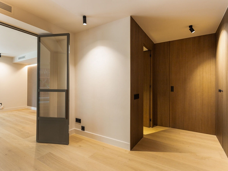 Elegant New Home in Turó Park with Terrace and Parking. Photo:  32
