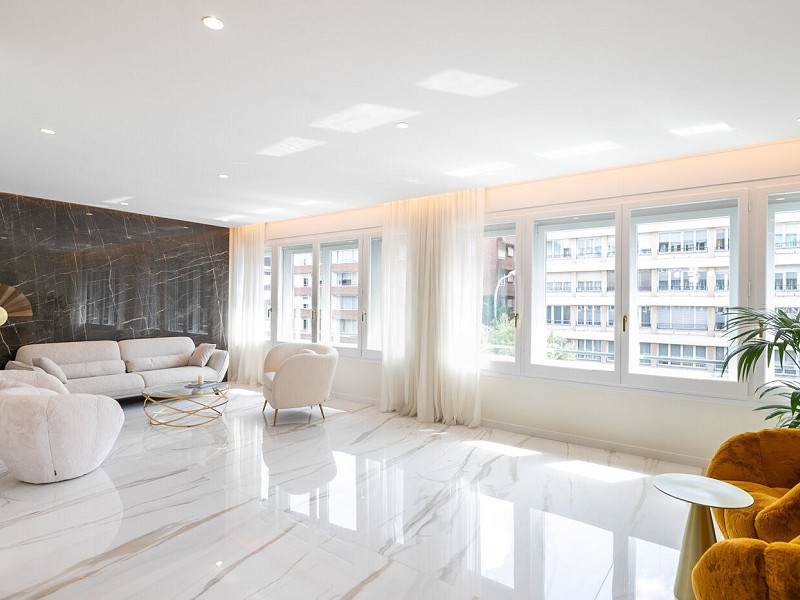 Brand-New Renovated Apartment with Pool and Parking in Sant Gervasi – Vía Augusta. Photo:  2