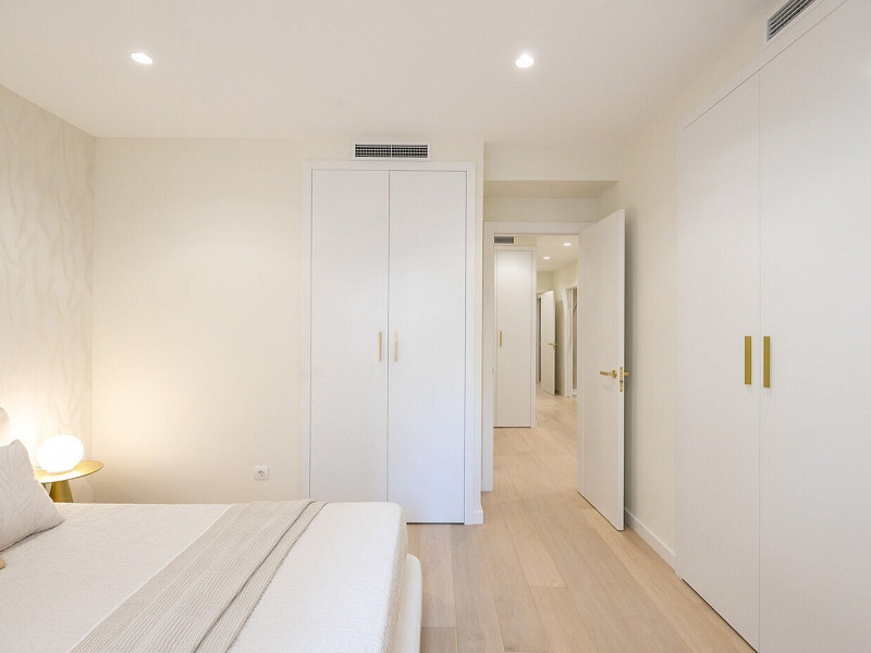 Brand-New Renovated Apartment with Pool and Parking in Sant Gervasi – Vía Augusta. Photo:  12