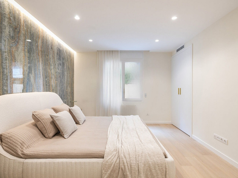 Brand-New Renovated Apartment with Pool and Parking in Sant Gervasi – Vía Augusta. Photo:  18